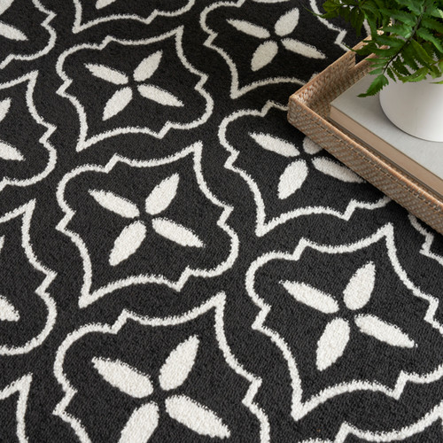 Nourison Home Nourison Essentials NRE04 Black Ivory Rug