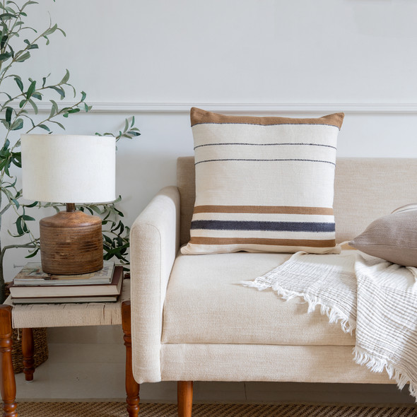 LR Home Wilmington 08501 Ivory Brown Pillow