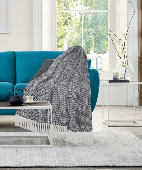 LR Home Rhombus 80180 Blue Ivory Throw