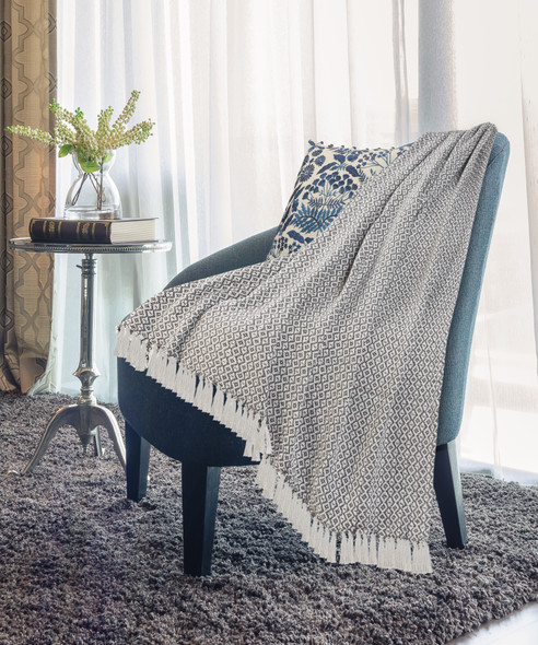 LR Home Rhombus 80180 Gray Ivory Throw