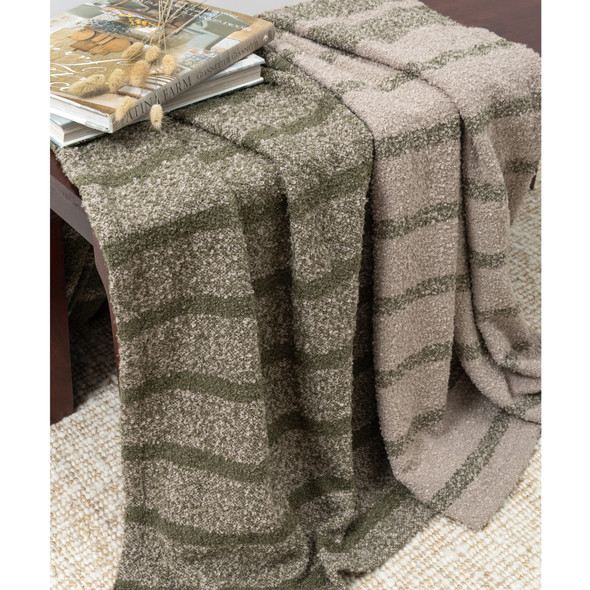 LR Home Lattice 80440 Green Gray Throw