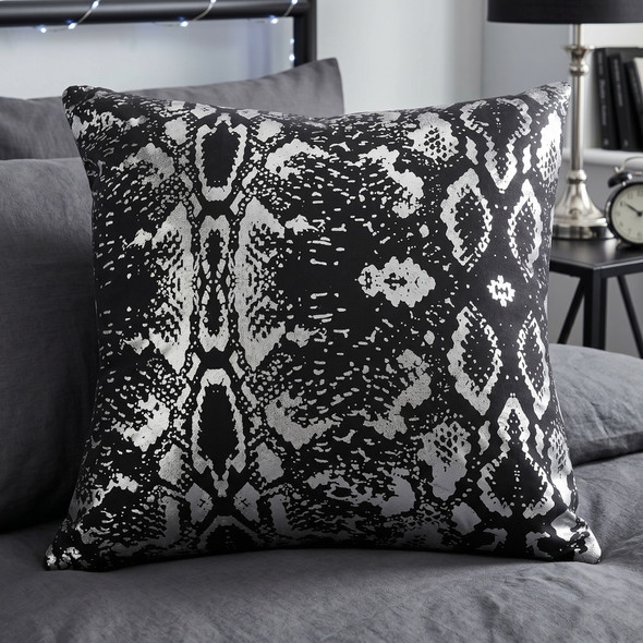 LR Home Beastly 07665 Black Silver Pillow