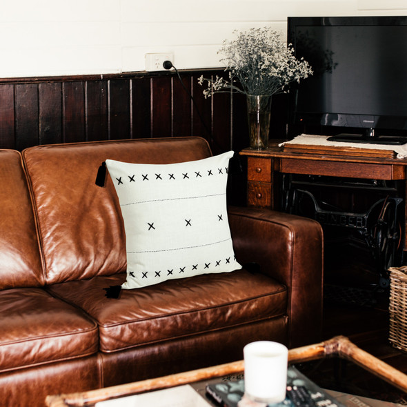 LR Home Dynasty 07815 Off-White Black Pillow