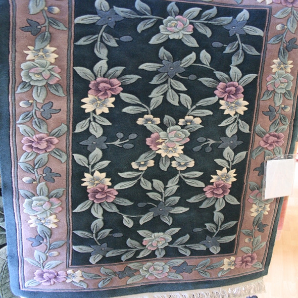 Floral Ledgend 100% Hand Tufted Wool W/ Fringes