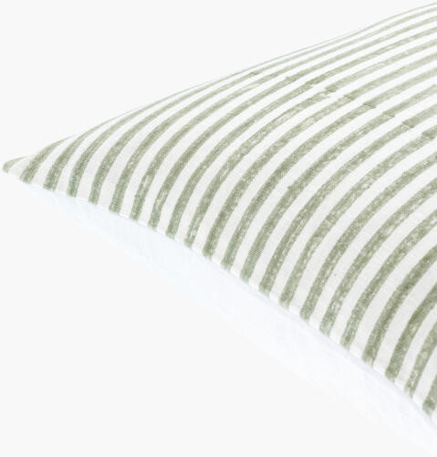 Surya Chateau de Chic CUD-005 Accent Pillow