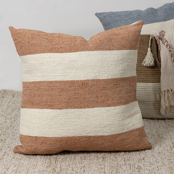 LR Home Horizon 08860 Rust Ivory Pillow