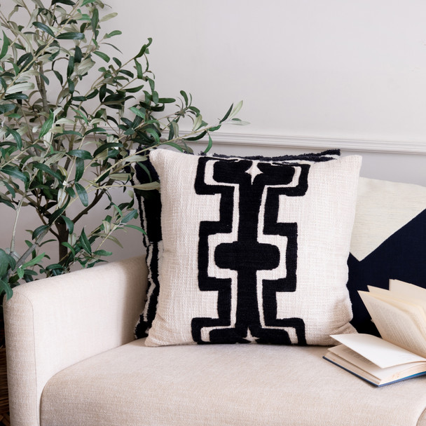 LR Home Stacy Garcia 8455 Onyx Ivory Pillow