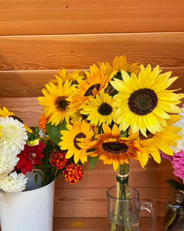 Summer fresh-cut bouquet