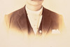 1890s Cabinet Card 6½ x 4¼ Albumen Photo w Scalloped Edge - Sharp Focus Man V21