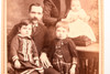 1880s Cabinet Card 4¼x6½'' Albumen Photo - Victorian Family Studio Portrait V25