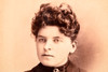 Late 1800s Elizabeth Moss Look-a-Like Cabinet Card Photo Wild Curls Portrait V23