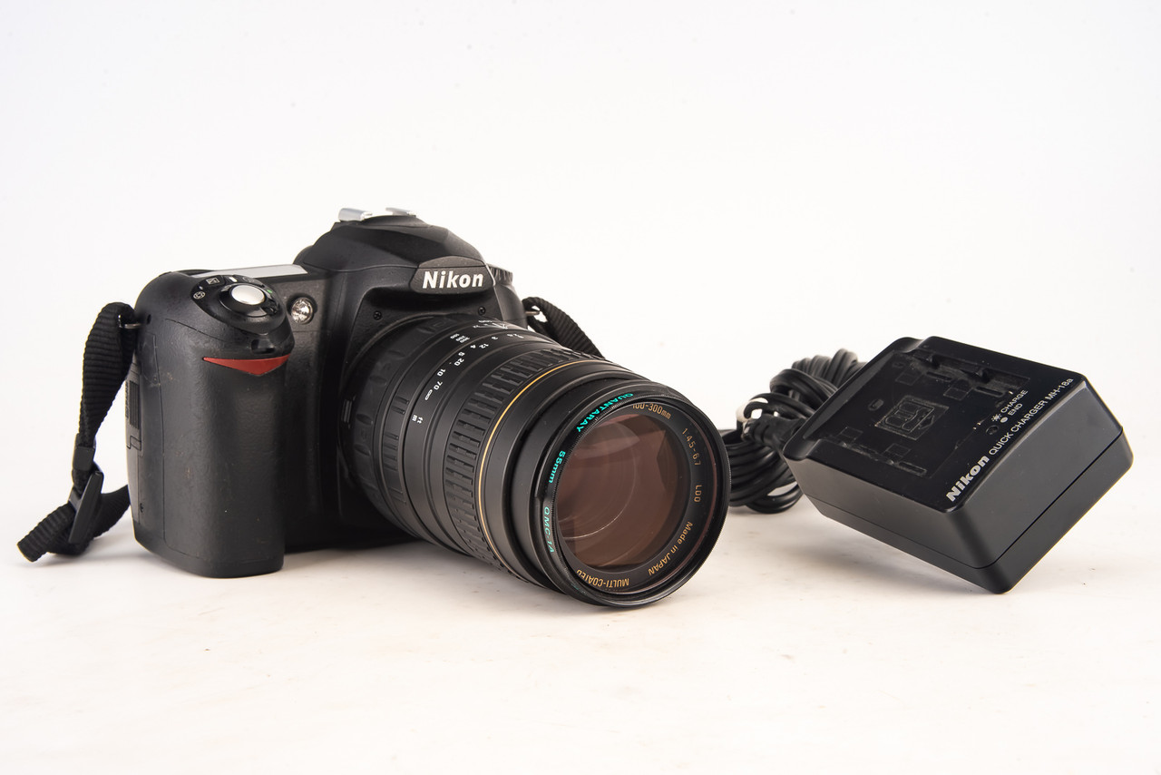 Nikon D50 6.1MP Digital SLR Camera with Quantaray 100-300mm Lens