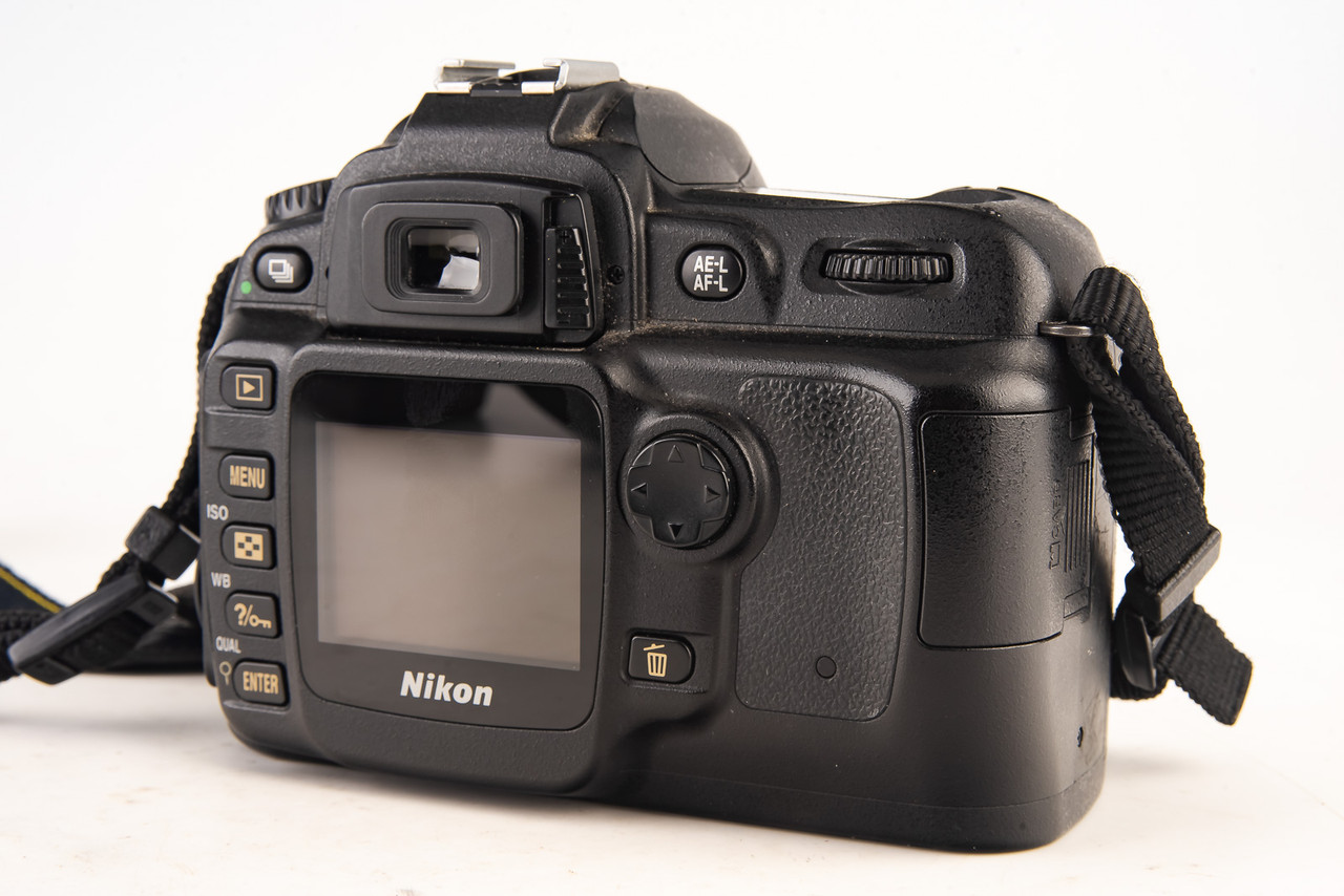Nikon D50 6.1MP Digital SLR Camera with Quantaray 100-300mm Lens