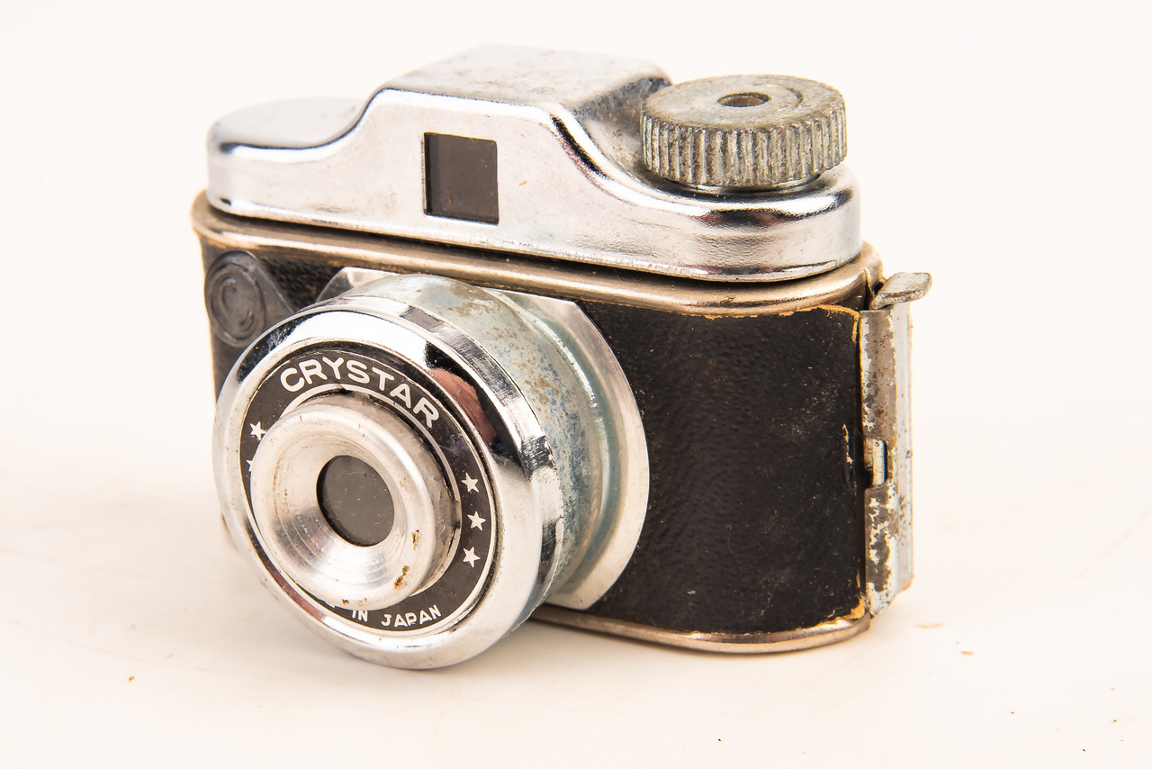 Crystar Hit Style Camera in Case 14×14mm Exposures 17.5mm