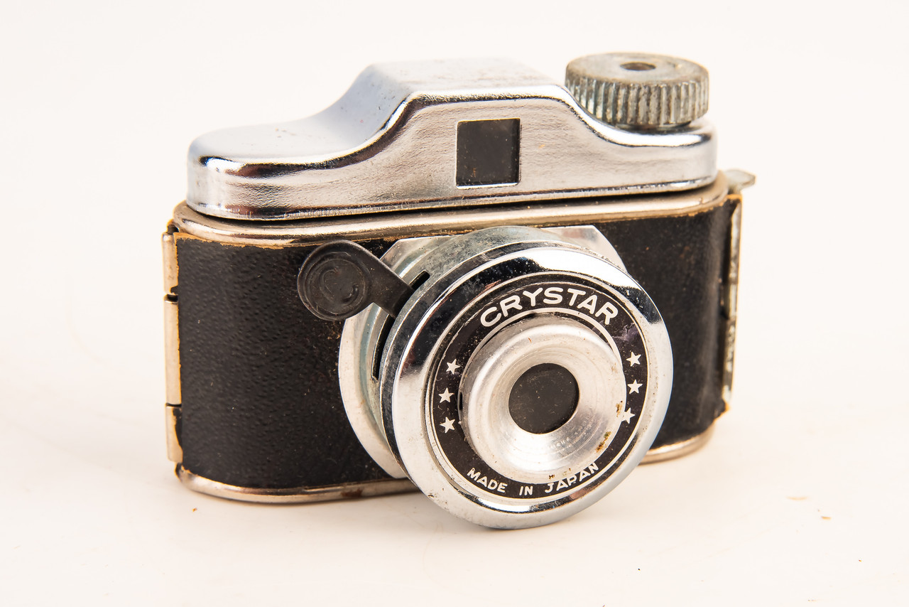 Crystar Hit Style Camera in Case 14×14mm Exposures 17.5mm