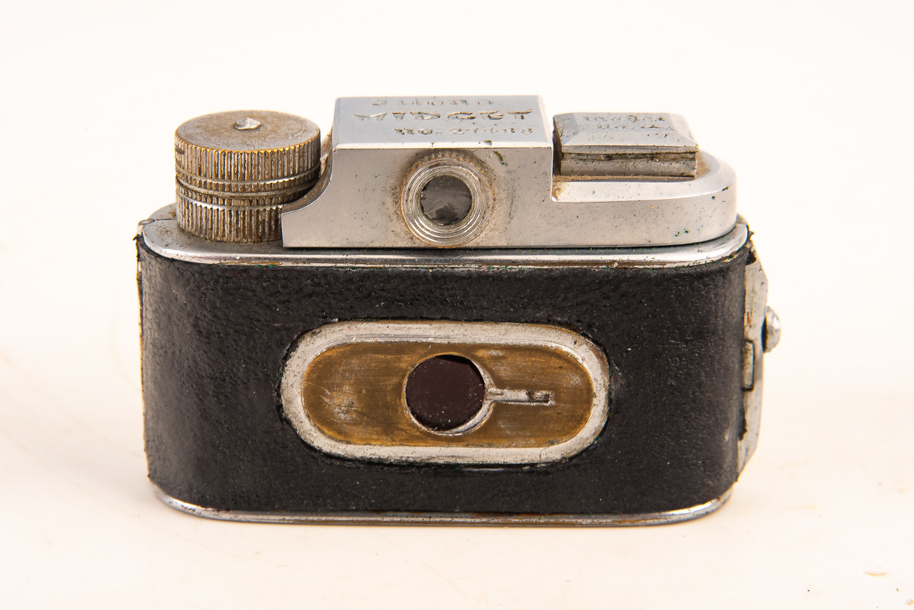 Jilona Midget Model 2 Hit Style Camera in Case 14×14mm