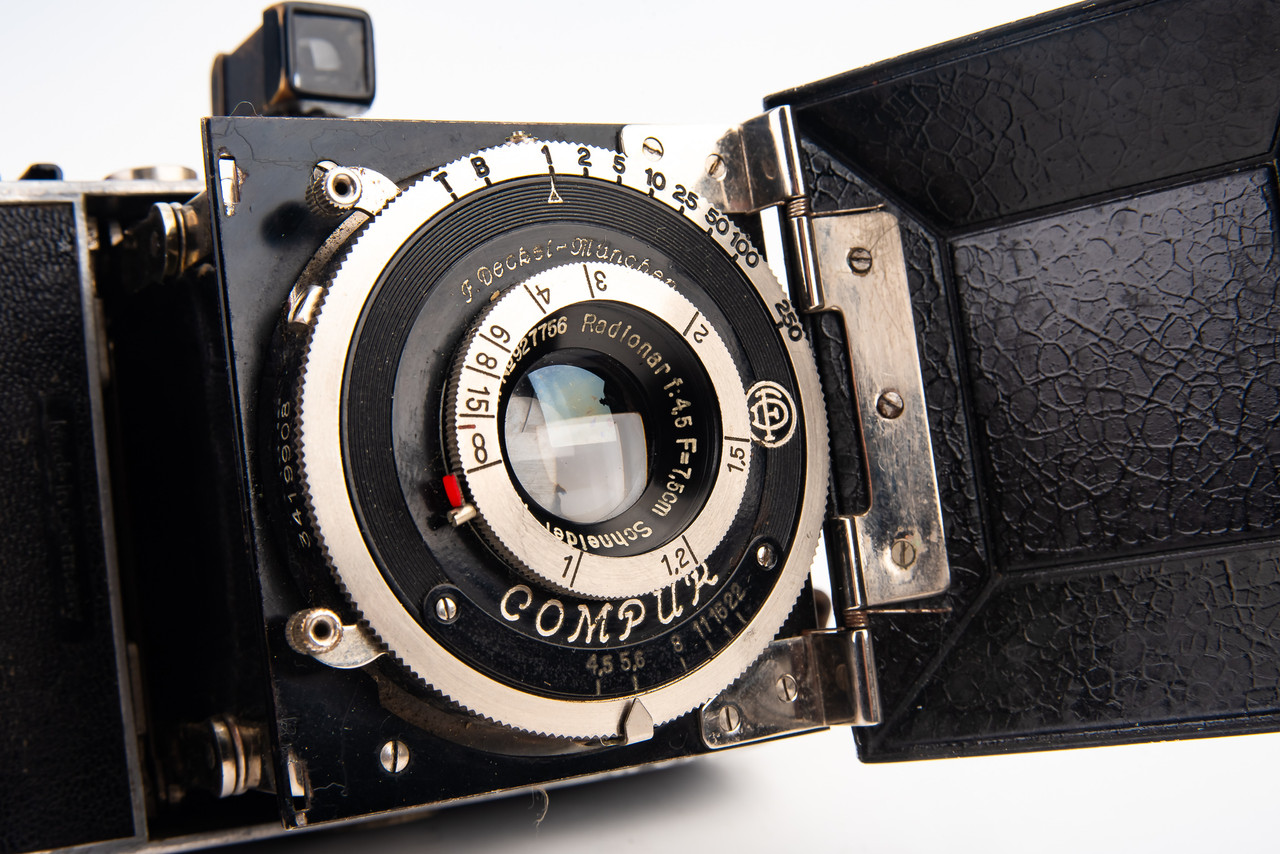 Kochmann Korelle 6x6 120 Roll Film Strut Camera with Radionar 75mm