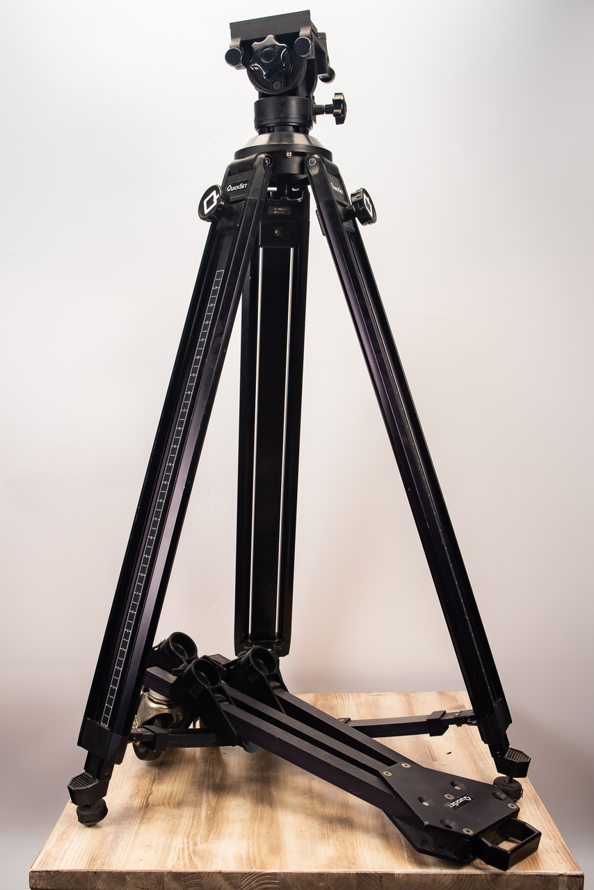 Quick-Set Professional Tripod Model 4-20036-6 with Pan/Tilt Head