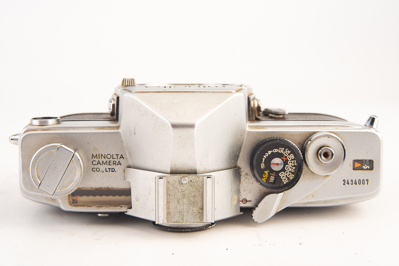 Minolta SR-7 35mm SLR Film Camera Body Meter WORKS Battery TESTED
