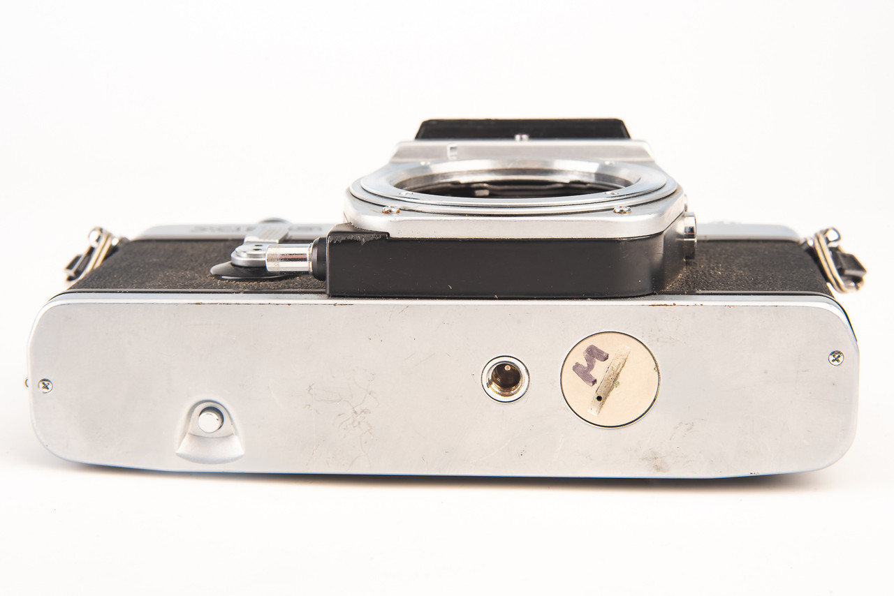 ミノルタXE銀ボディ Minolta V28 Vintage Mount SR Body Camera Film SLR 35mm XE-5 フィルムカメラ