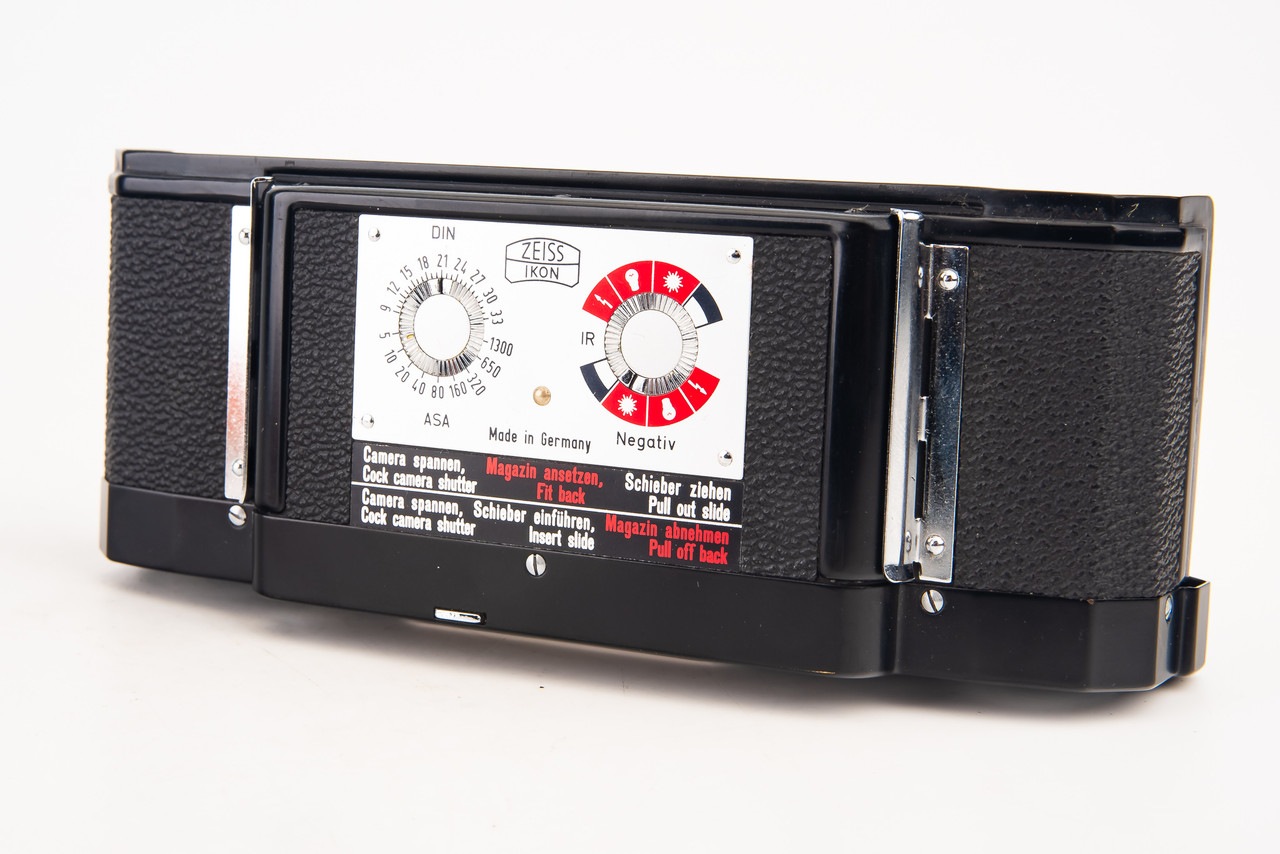 ZEISS IKON CONTAREX ボディーのみ マガジンバックパネル付き Zeiss Ikon Interchangeable Film Back Magazine for Contaflex in Box