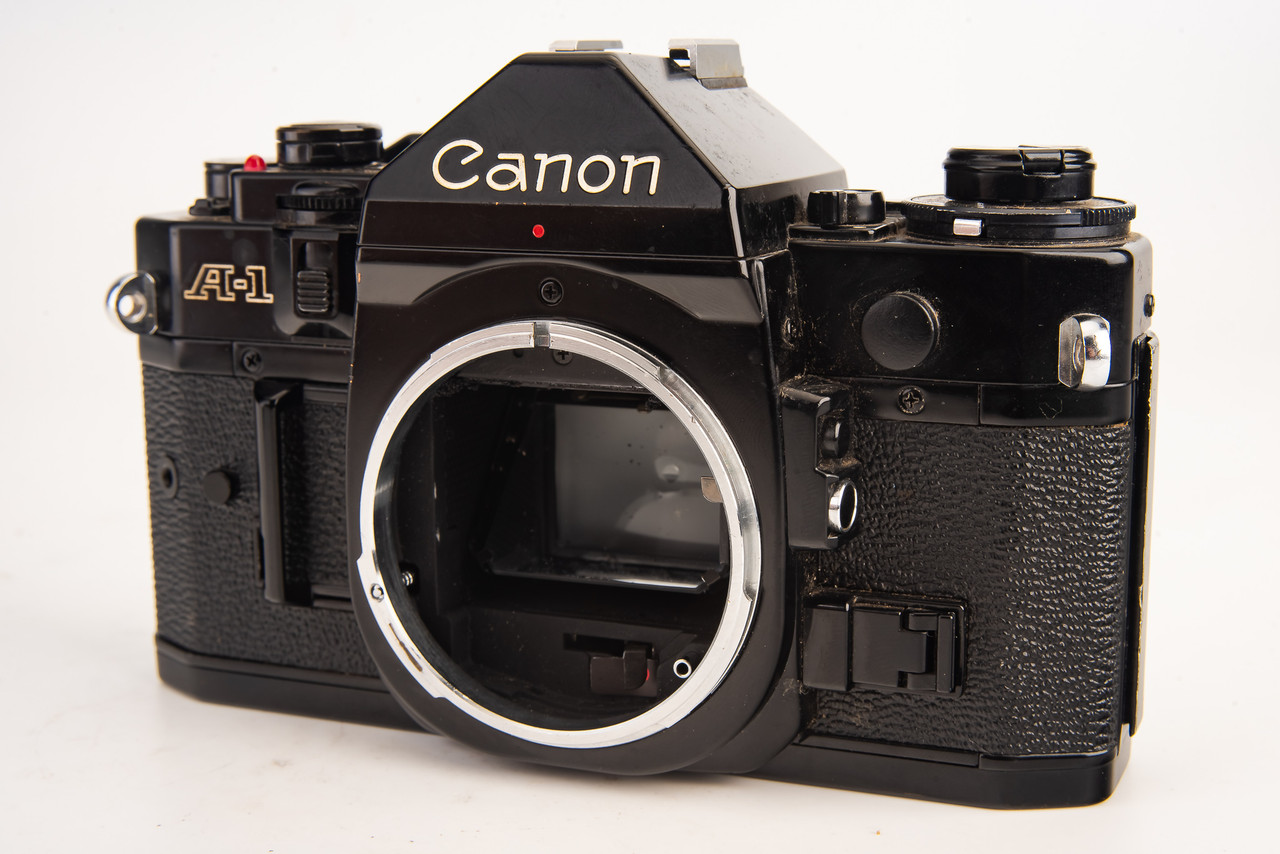 Canon A1 A-1 35mm SLR Film Camera Body Battery Tested Meter WORKS