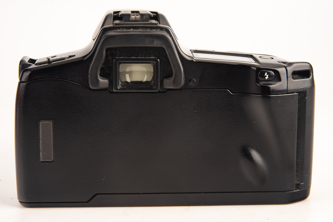 Minolta Maxxum 3xi 35mm SLR Film Camera with Zoom xi 28-80mm f/4