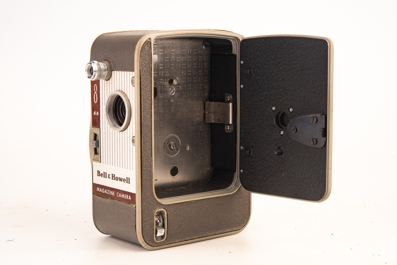 【ヴィンテージ】Bell&Howell Magazine Camera Bell & Howell |8 mm | Magazine camera 172 - Vintagelens
