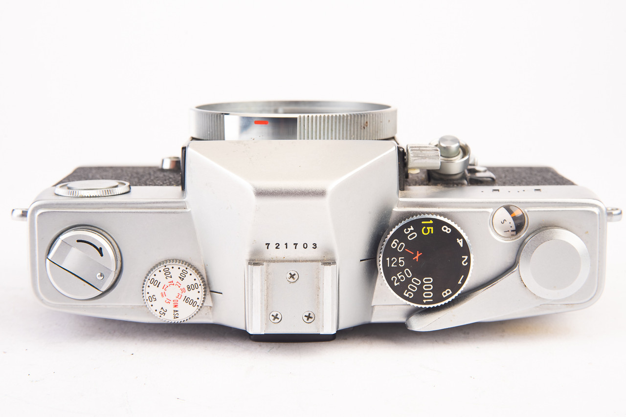 Petri FT 35mm SLR Film Camera Body Meter Works AS-IS for Parts or