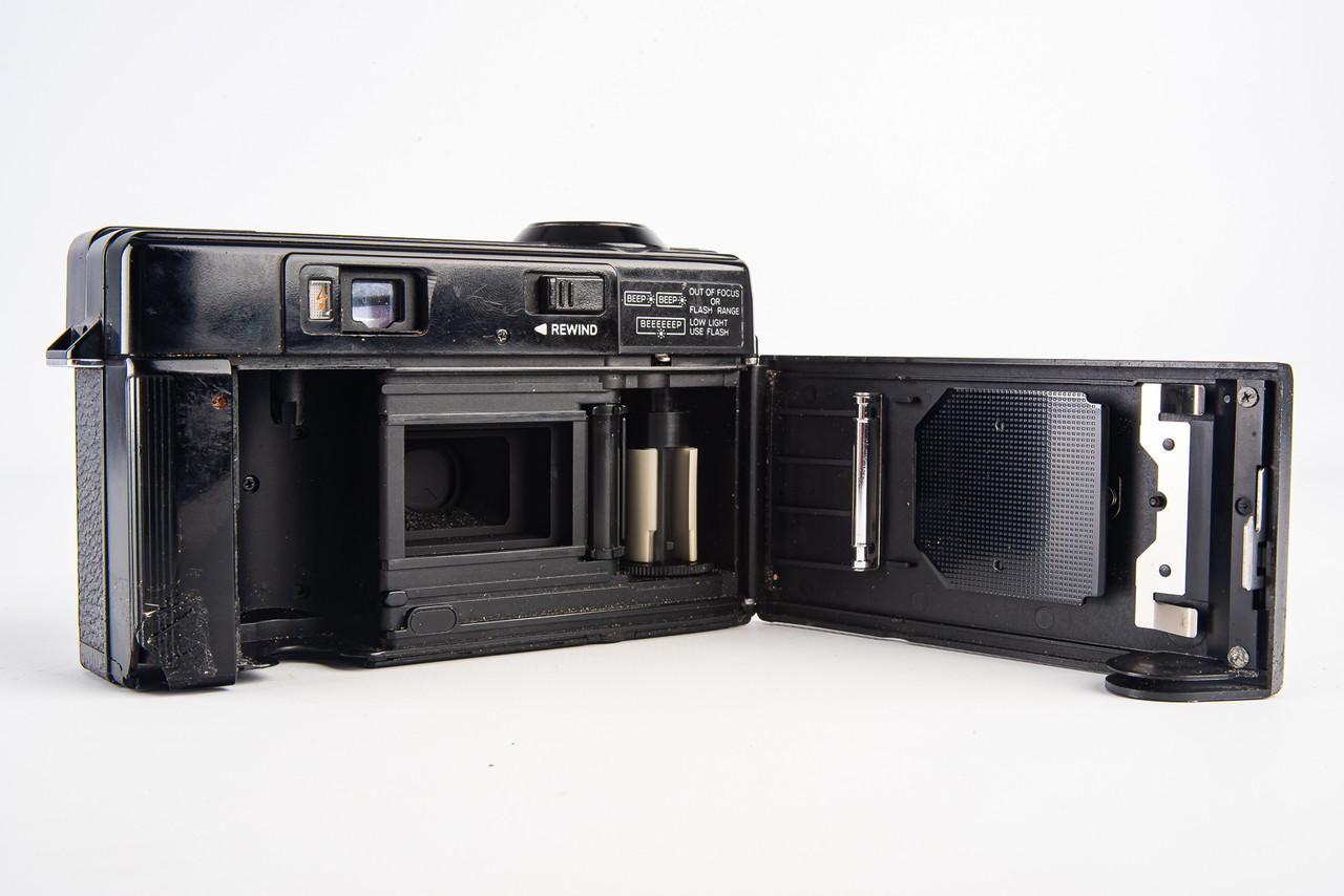 Minolta Hi-Matic AF2-M 35mm Film Camera FOR PARTS OR REPAIR
