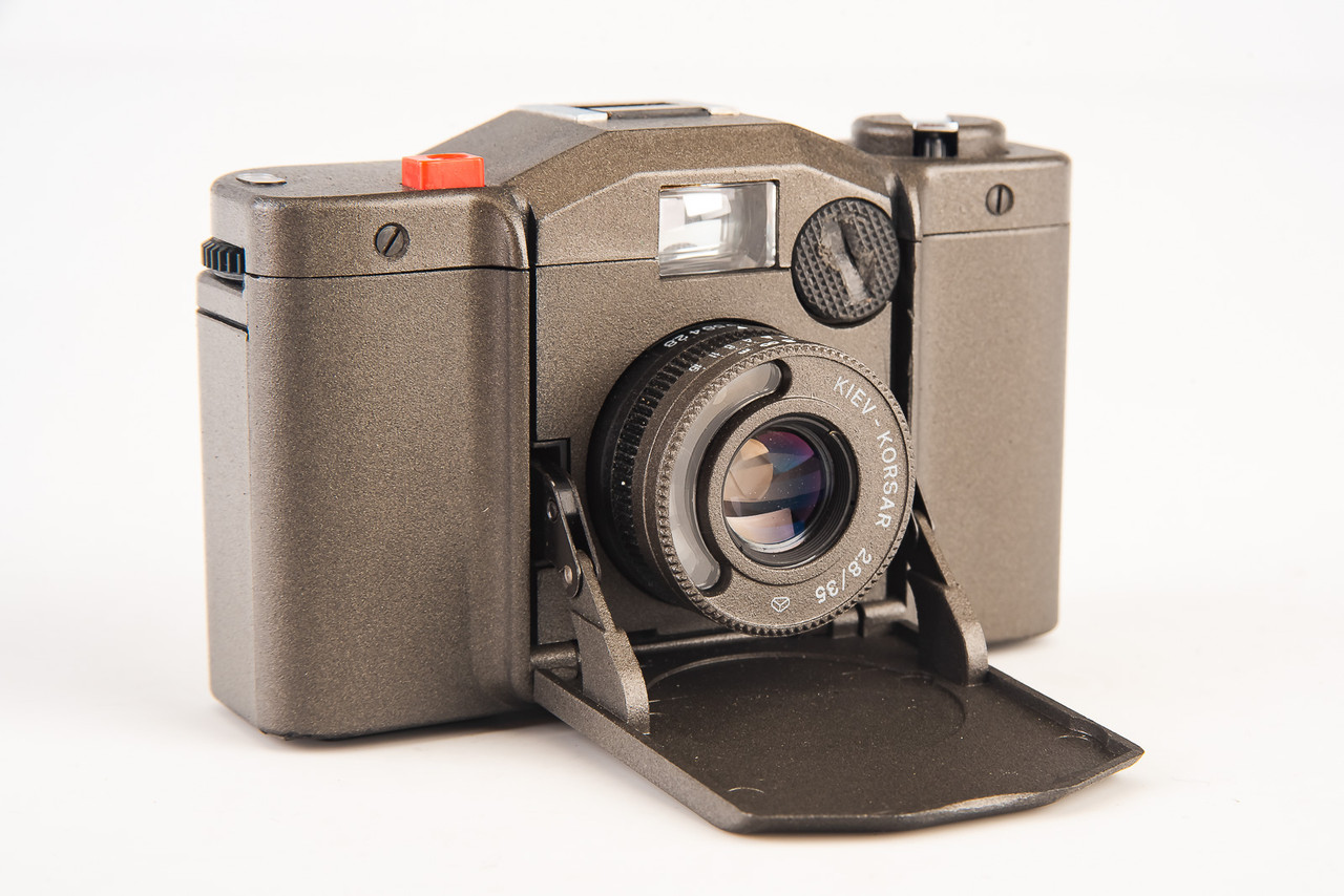 Kiev 35A 35mm Compact Film Camera w Korsar 35mm f/2.8 Lens AS-IS