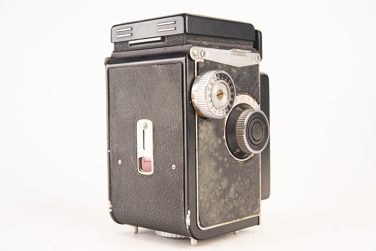 Yashica A 120 Roll Film TLR Camera with Yashikor 80mm f/3.5 Lens