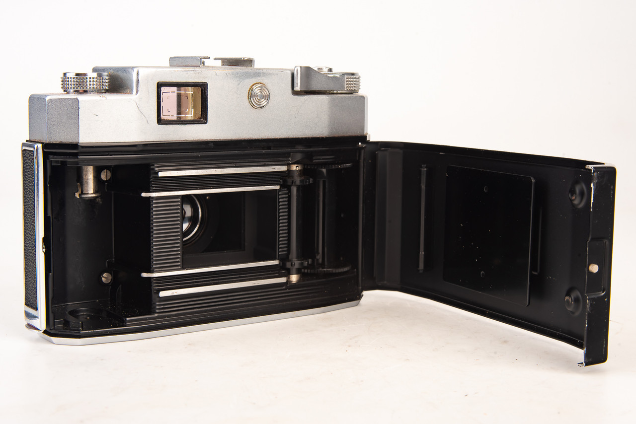 Zeiss Ikon Contina 35mm Viewfinder Camera with Pantar 45mm f/2.8