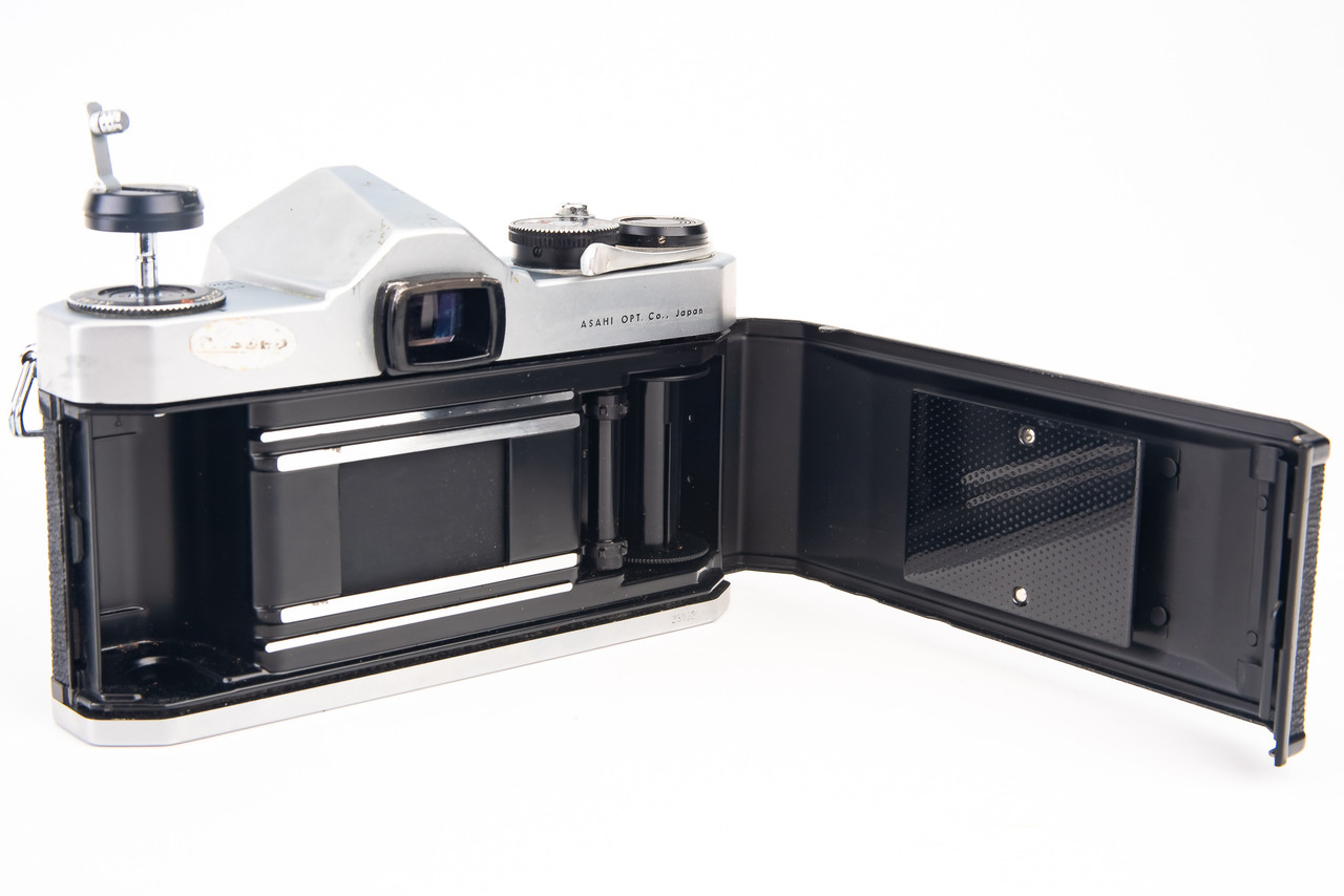 Asahi Pentax Spotmatic SP 35mm SLR Film Camera Body M42