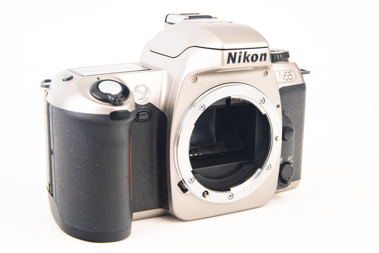 超美品 NIKON ニコン EM フィルムカメラ モルト新品交換済 M868 Amazon