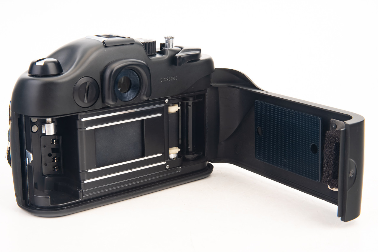Zenit 412 DX 35mm SLR Film Camera Body M42 Mount with Batteries