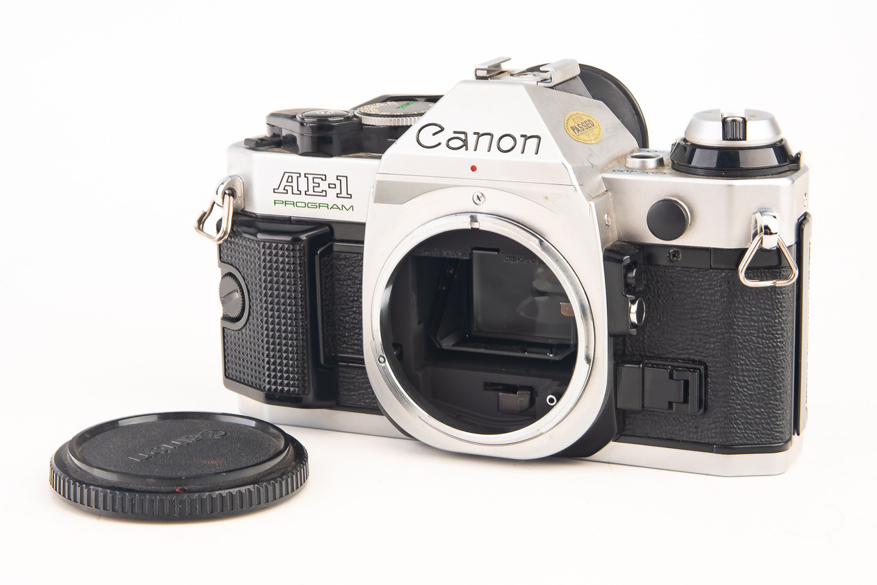 フィルムカメラ Canon AE-1 Program Discover the versatile Canon AE-1 Program 50mm f/1.8 SC