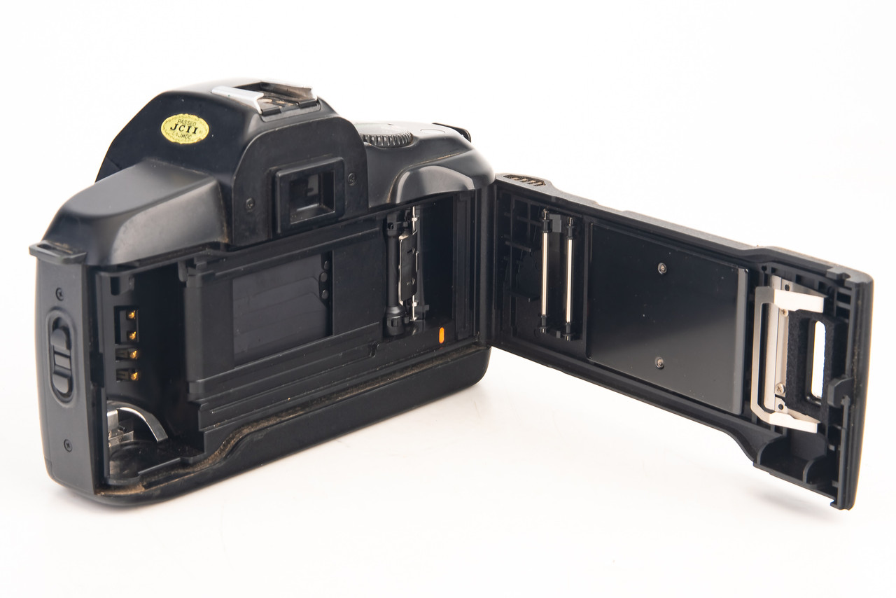 Canon EOS 850 35mm SLR Film EF Lens Mount Camera Body with Cap