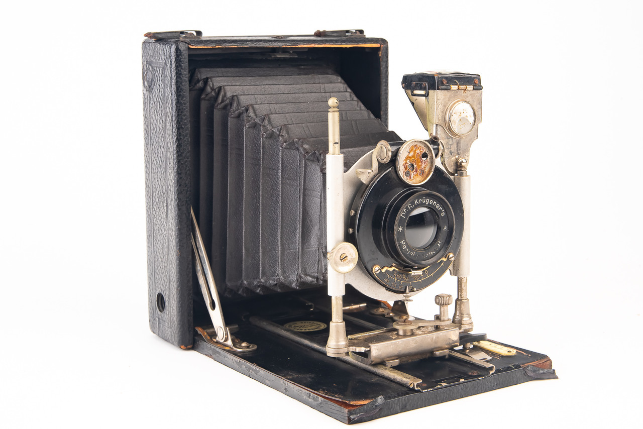 Dr. Rudolf Krügener 9x12 Folding Plate Camera with Perisk-Aplanat