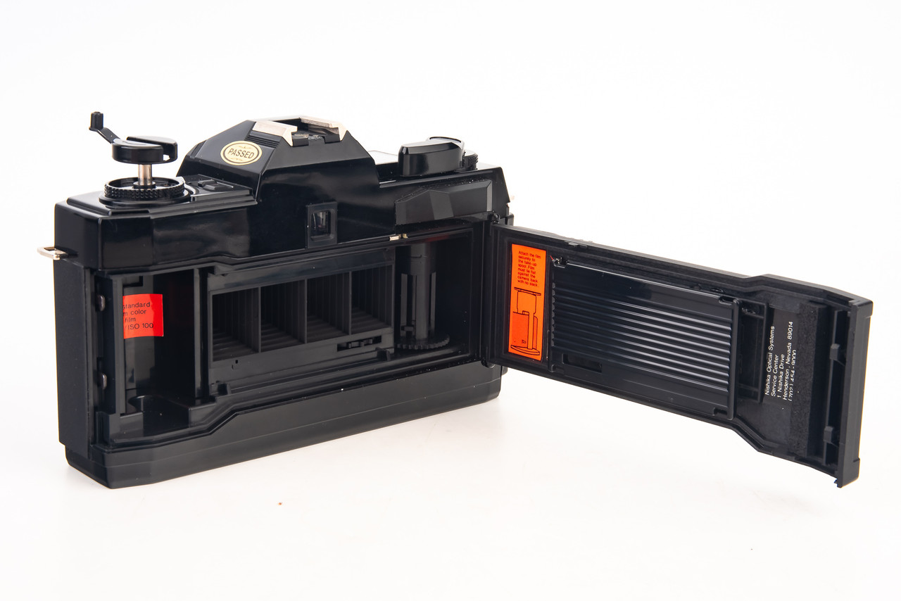 Nishika N8000 35mm 3D Film Camera with Manual & Strap in Box