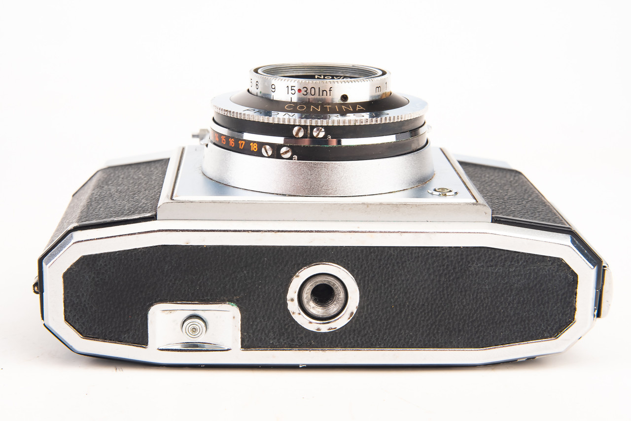 Zeiss Ikon Contina IIa 527/24 35mm Film Viewfinder Camera with