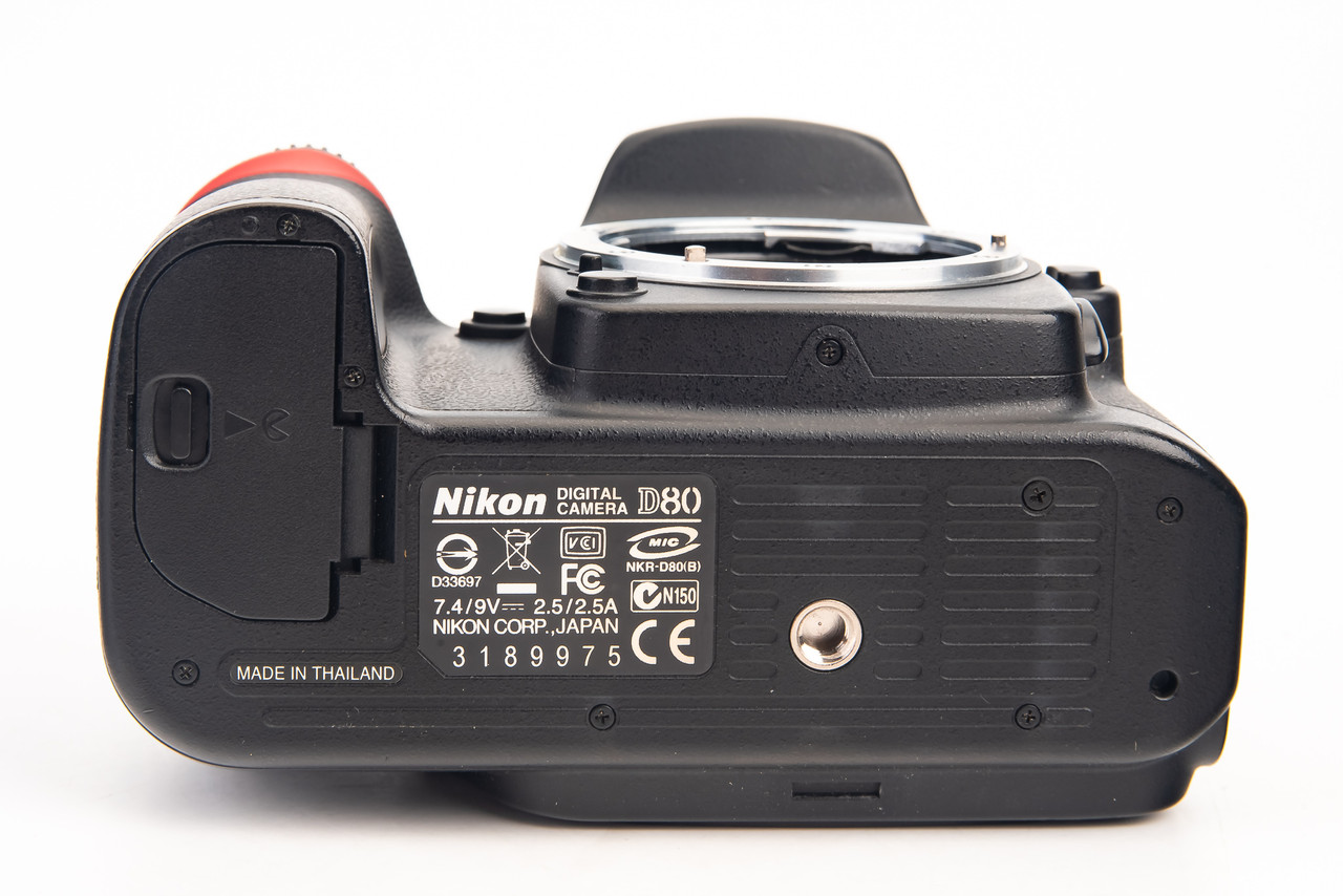Nikon D80 10.2MP Digital SLR Camera Body DX F Mount TESTED V24