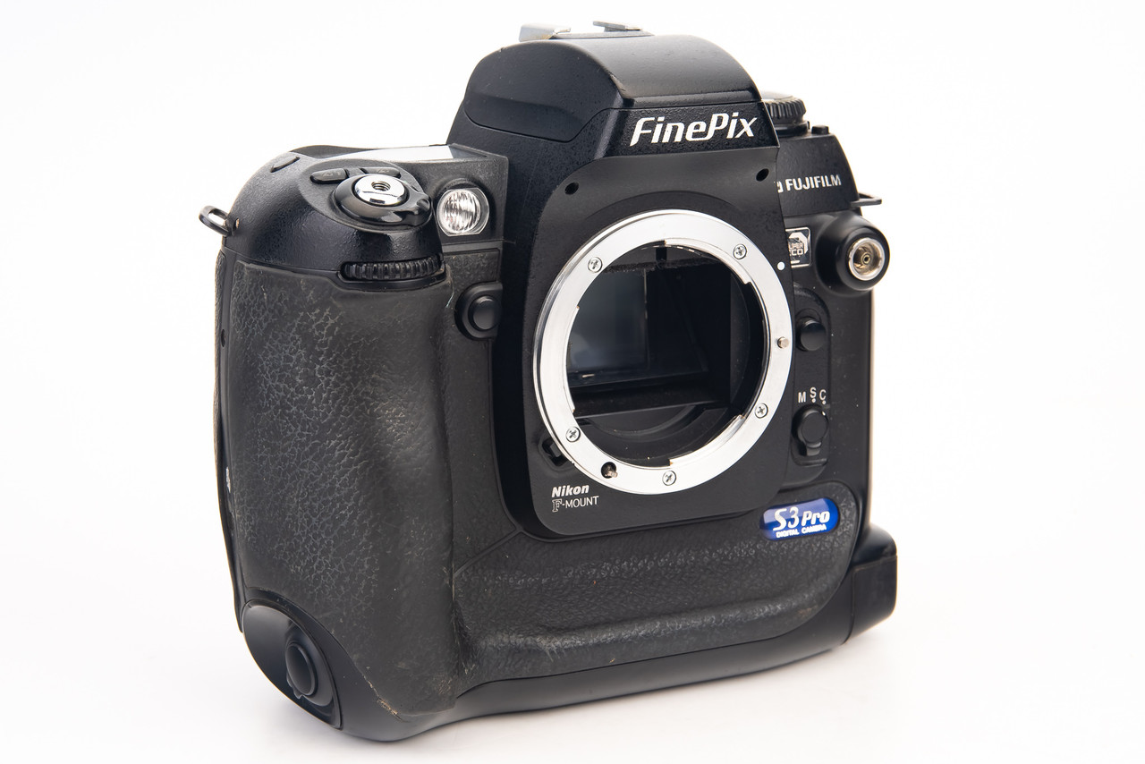 Fujifilm FinePix S S3 Pro 12.9MP Digital SLR Camera Nikon F Mount