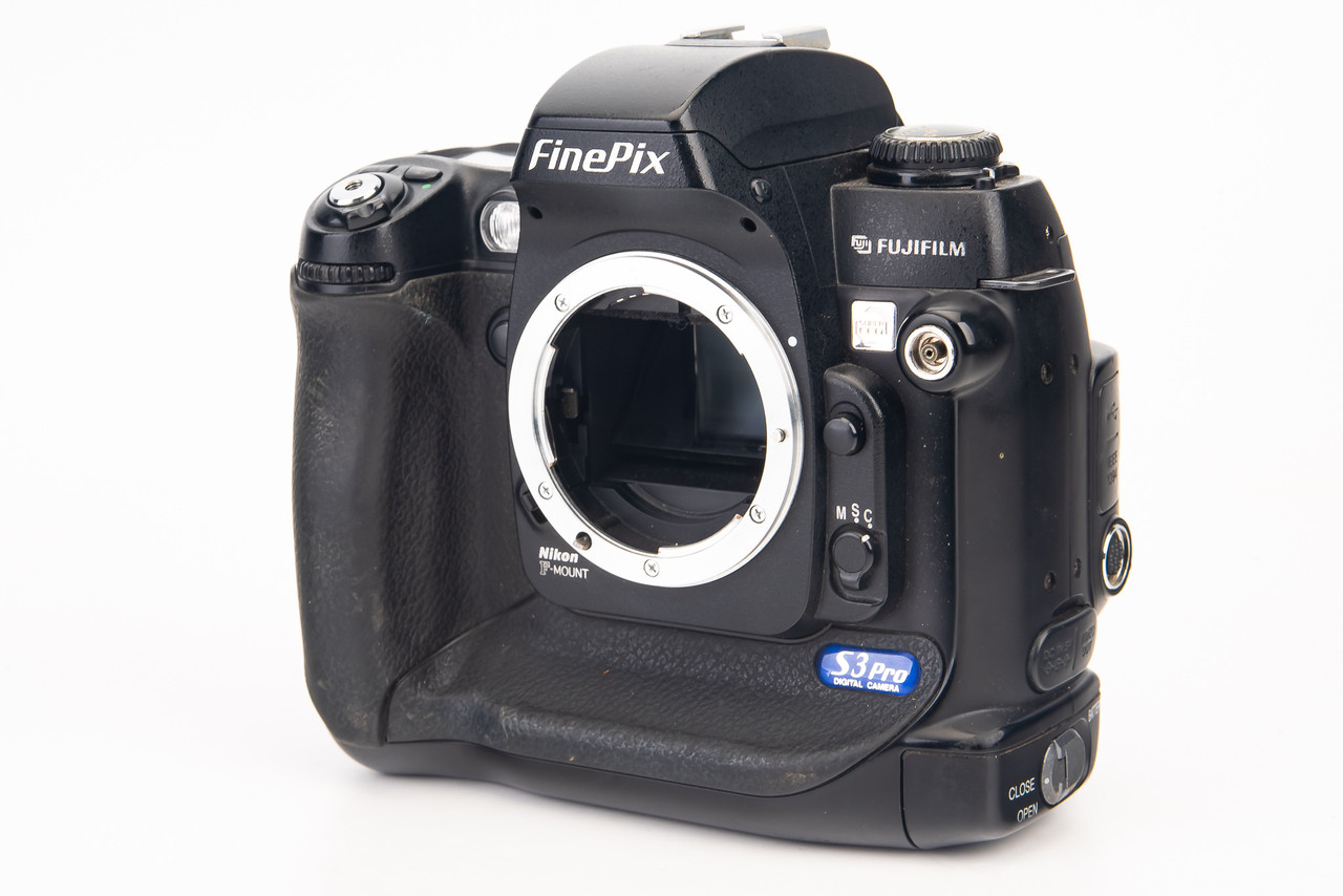 Fujifilm FinePix S S3 Pro 12.9MP Digital SLR Camera Nikon F Mount