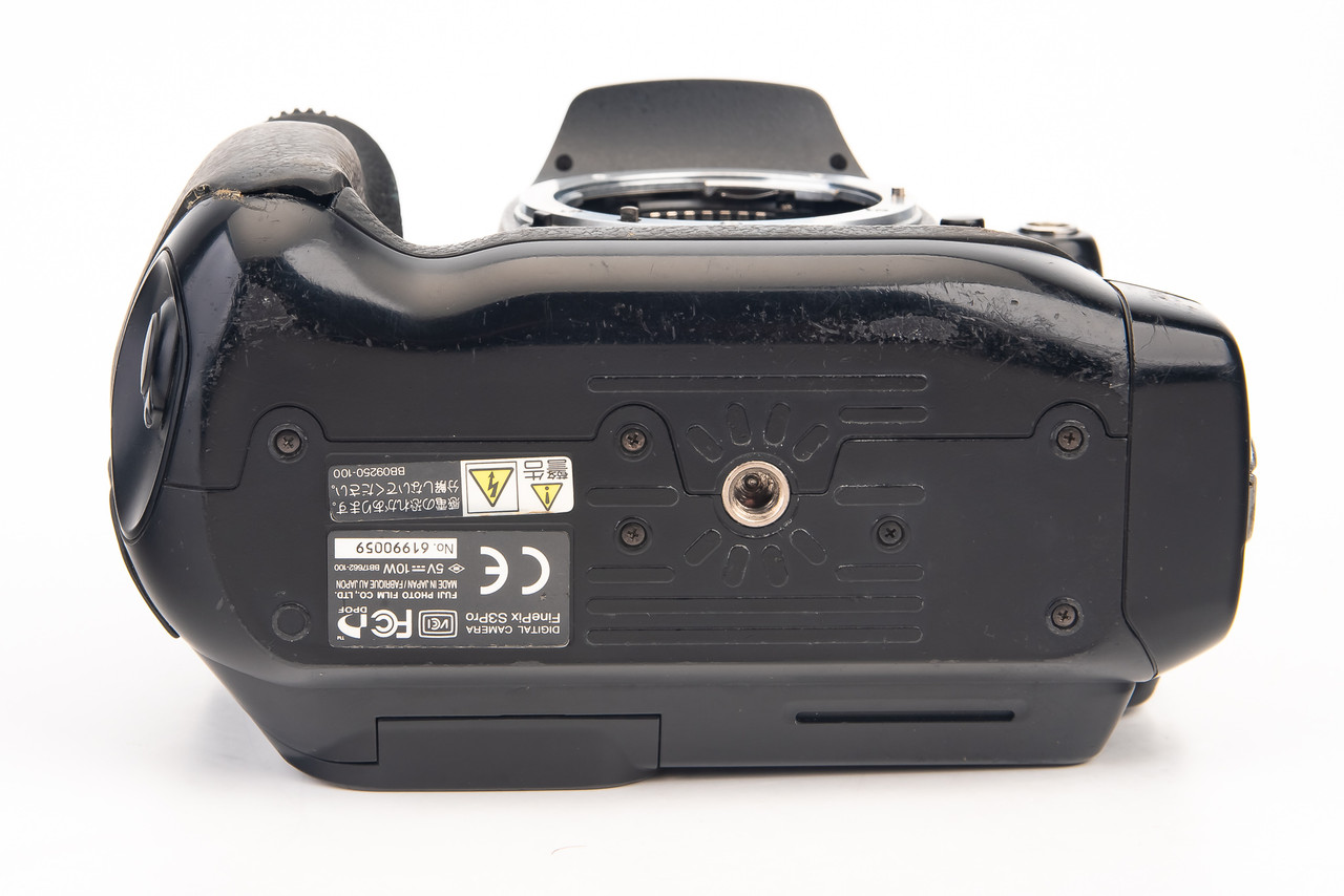 Fujifilm FinePix S S3 Pro 12.9MP Digital SLR Camera Nikon F Mount