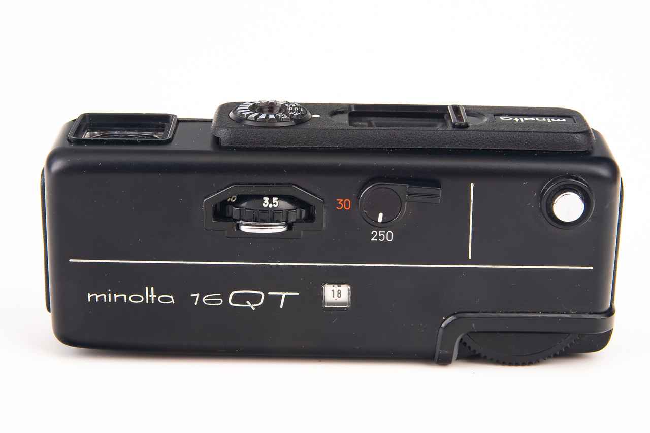 MINOLTA 16 QT FLASHGUN KIT フイルムカメラ Minolta 16 QT Cubegun Kit 16mm Subminiature Camera in Case