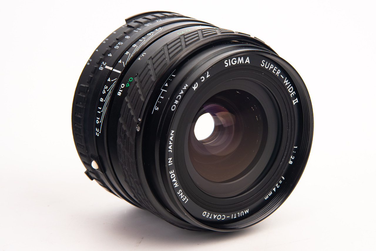 Nikon F AiS Mount Sigma 24mm f/2.8 Super Wide II Multi Coated MF