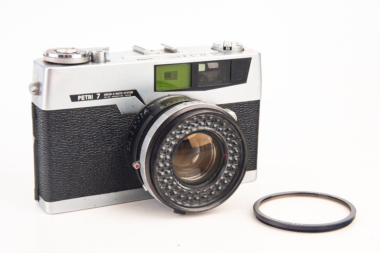 Petri 7 35mm Film Rangefinder Camera with 45mm f/1.8 Lens Vintage