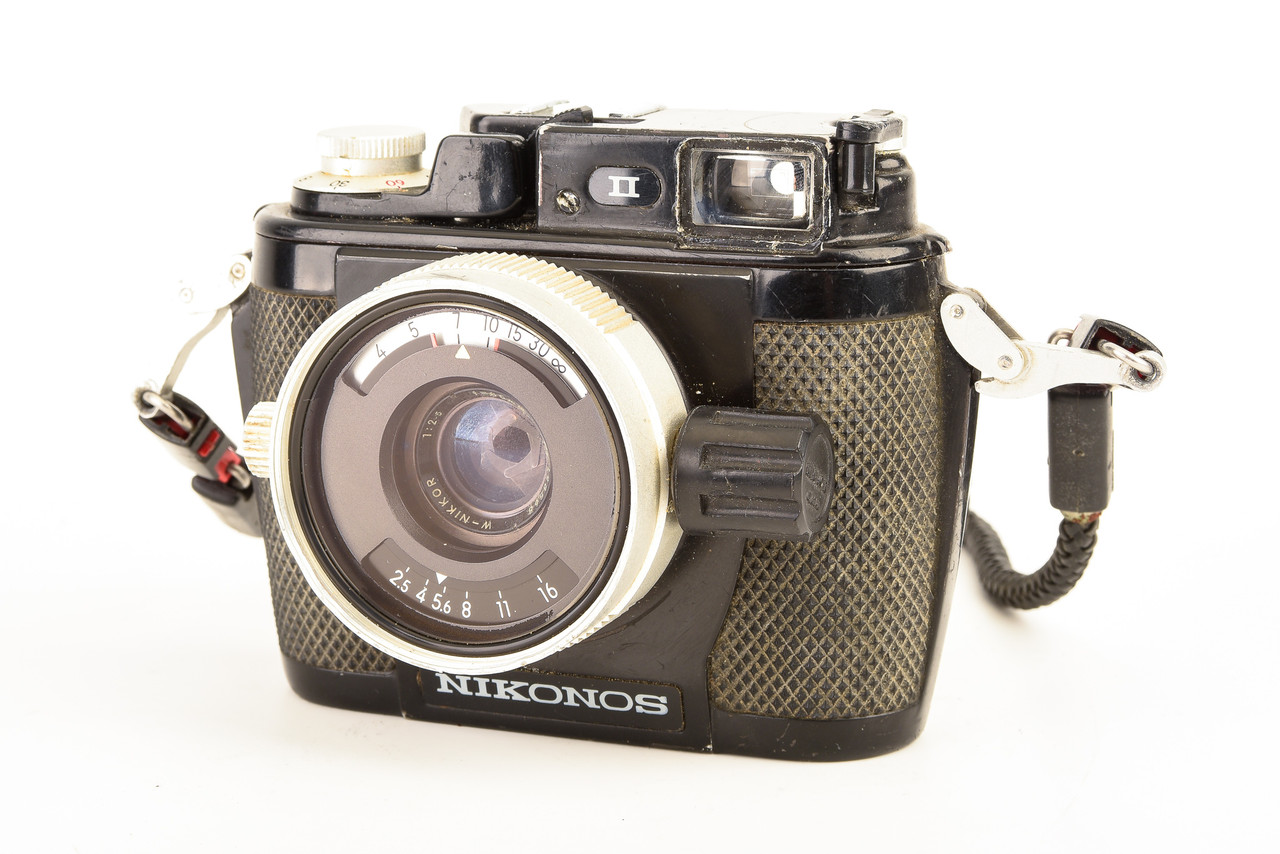 Nikon Nikonos II Underwater 35mm Film Camera w W-Nikkor 35mm f/2.5