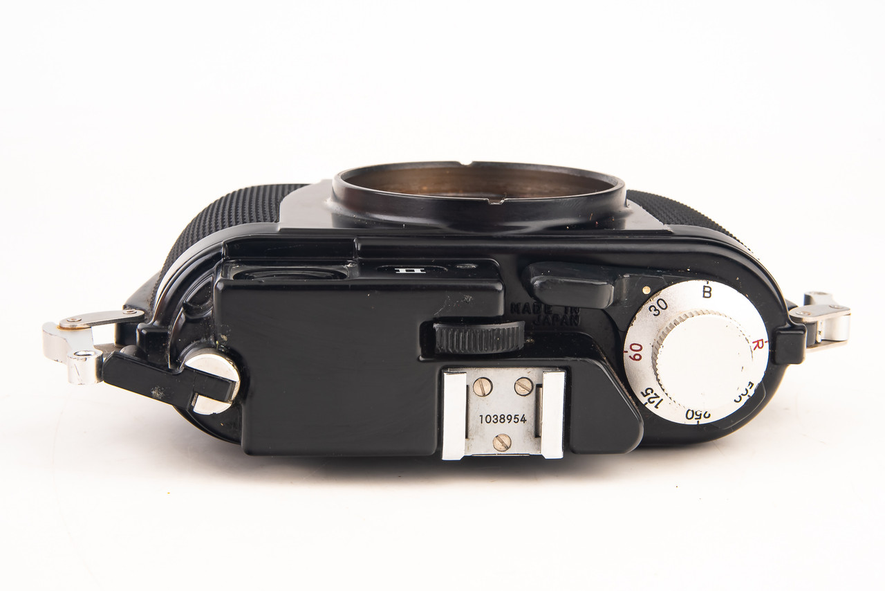 Nikon Nikonos II Underwater Waterproof 35mm Film Camera Body